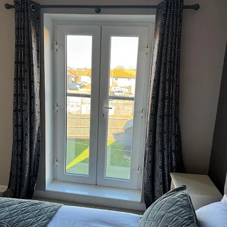Mpanjus - Double Guest house *