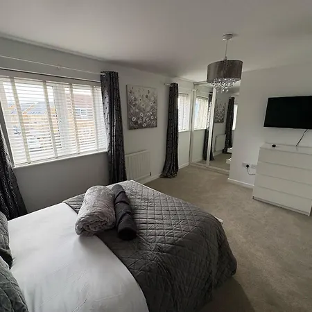 Mpanjus - Double Guest house